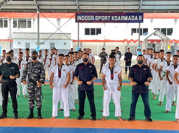 Kunjungi Latihan Tarung Derajat di Armada II TNI AL Surabaya, Bamsoet Saksikan Kehebatan Prajurit TNI AL 