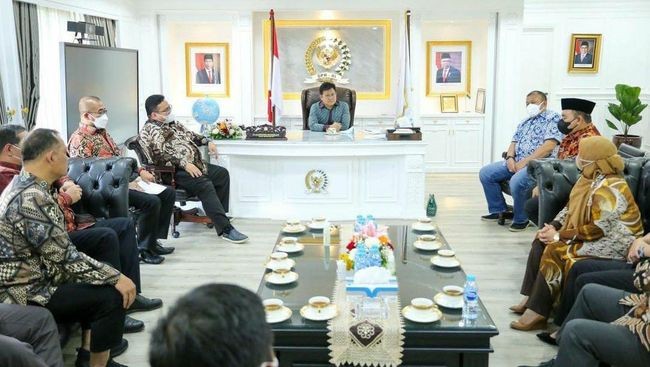 Sambangi Cak Imin, Pengamat Anggap Komisioner KPU-Bawaslu Sangat Memalukan