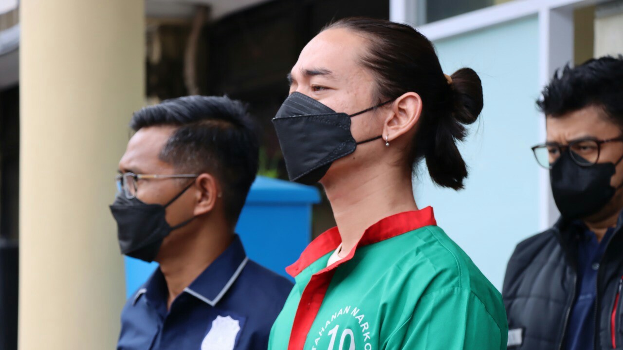 Selain Ganja, Polisi Temukan Sejumlah Obat Keras dari Tangan Vokalis Sisitipsi