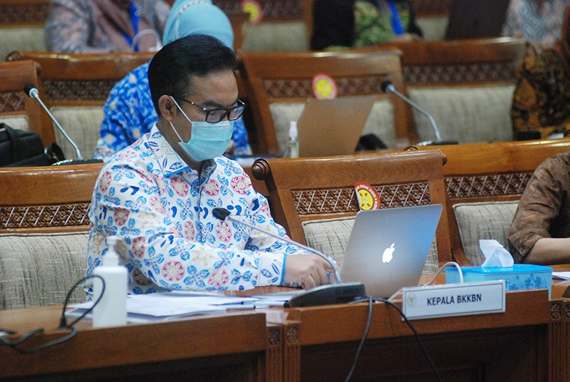 Kepala BKKBN Raker Dengan Komisi IX DPR