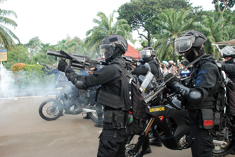 Petugas Tembakkan Gas Air Mata