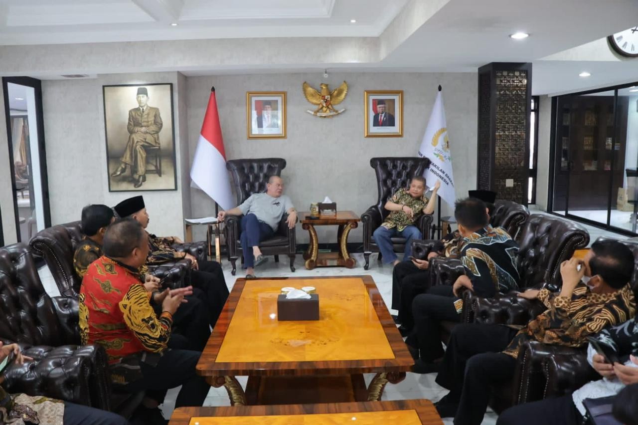 Temui Ketua DPD RI, PSHT Laporkan Perkembangan Kegiatan 1 Abad
