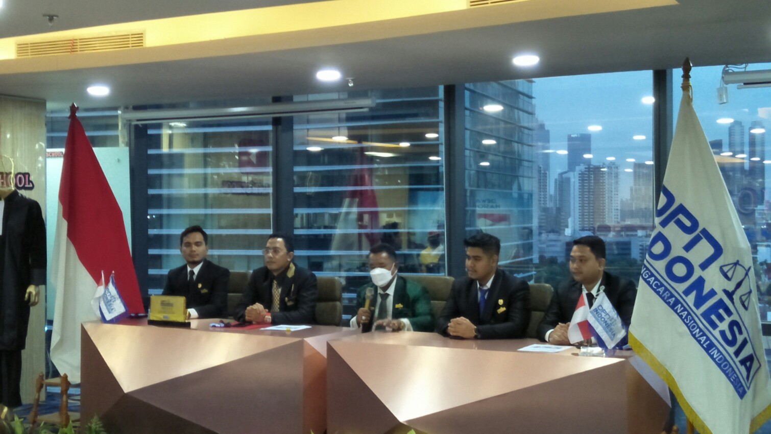 Bukan Diskors, Hotman Paris Keluar dari Peradi Karena Sikap Otto Hasibuan