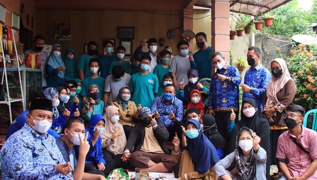 Plt Wali Kota Bekasi Bersama Plt Ketua TP PKK Kunjungi Pelatihan Batik Bagi Anak-anak Disabilitas