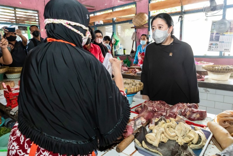 Puan Cek Harga Pangan Di Pasar Jungke Karanganyar Dan Borong Bakso untuk Buka Puasa