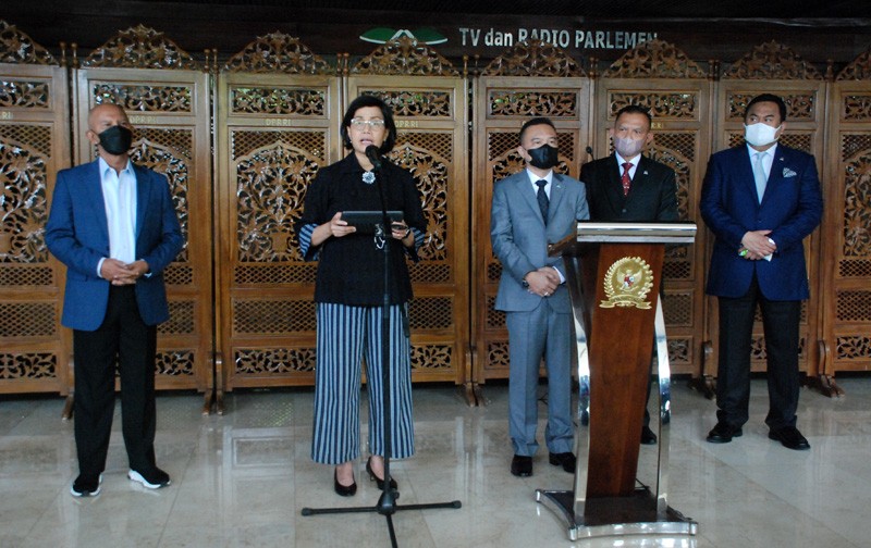 Laporan Menkeu Sri Mulyani Kepada DPR