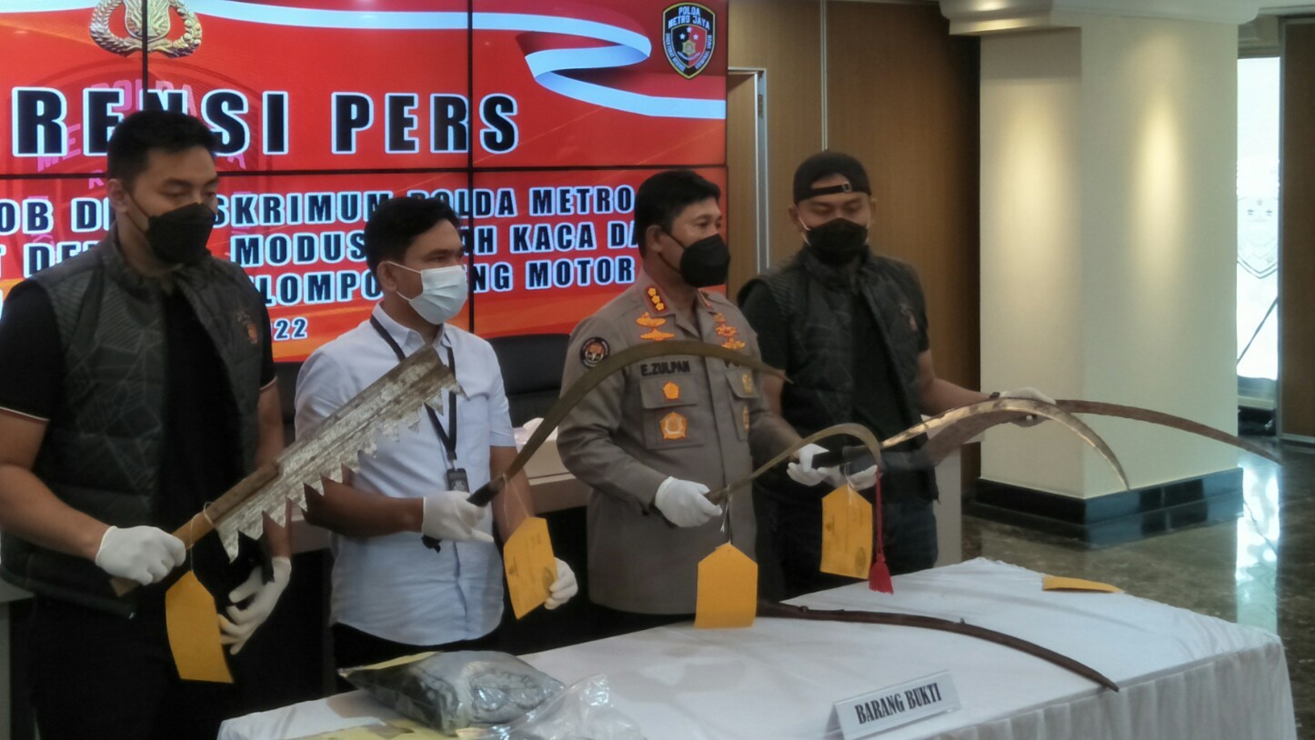 Konvoi Sambil Tenteng Senjata Tajam, Polisi Tangkap Pemimpin Geng Jakarta Misteri