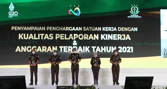 Kejati DKI Jakarta Terima Penghargaan Satuan Kerja Peringkat Pertama dari Jaksa Agung 