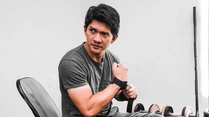 Iko Uwais Laporkan Balik Pelapornya Atas Tudingan Penganiayaan dan Pencemaran Nama Baik