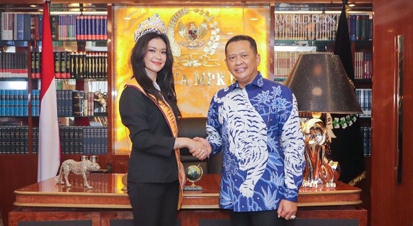 Terima Puteri Otonomi Indonesia 2022, Ketua MPR RI Ajak Serukan Pesan Persatuan dan Kesatuan Bangsa