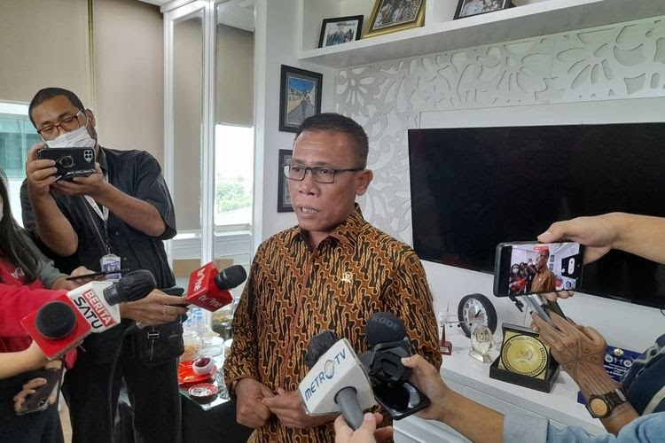 Gara-gara Bicara Beda Pendapat, PDIP Tegur Masinton Pasaribu