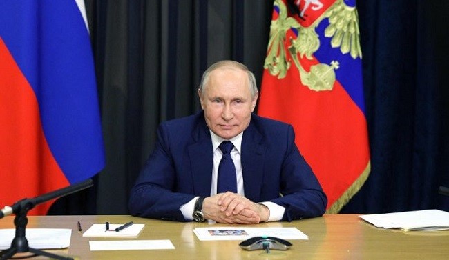 Putin Tantang Negara-negara Barat untuk Kalahkan Rusia