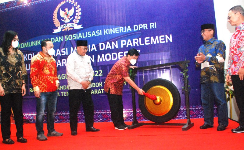 Dimyati Natakusuma Buka Pres Gathering KWP