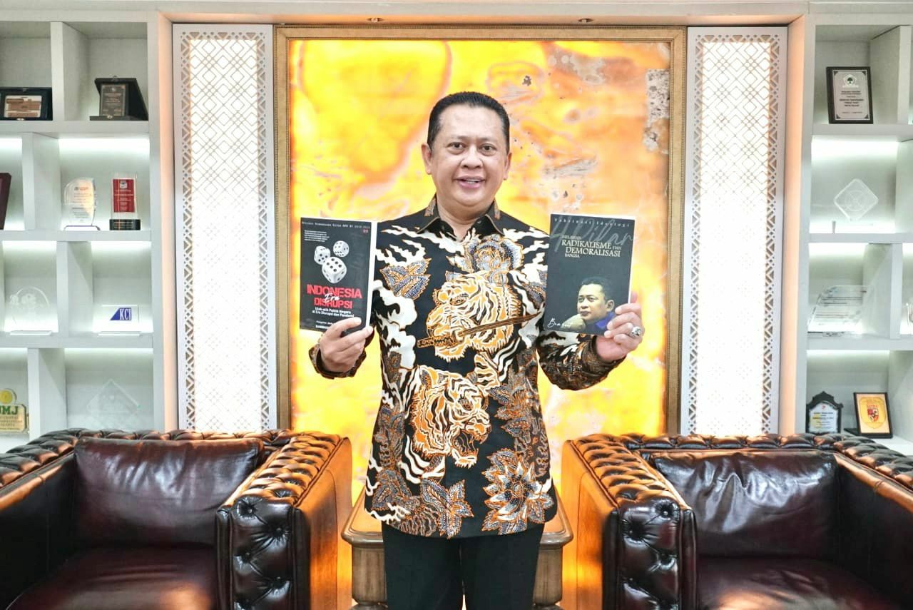 Ketua MPR RI Luncurkan Buku 'Indonesia Era Disrupsi' dan 'Melawan Radikalisme dan Demoralisasi Bangsa''