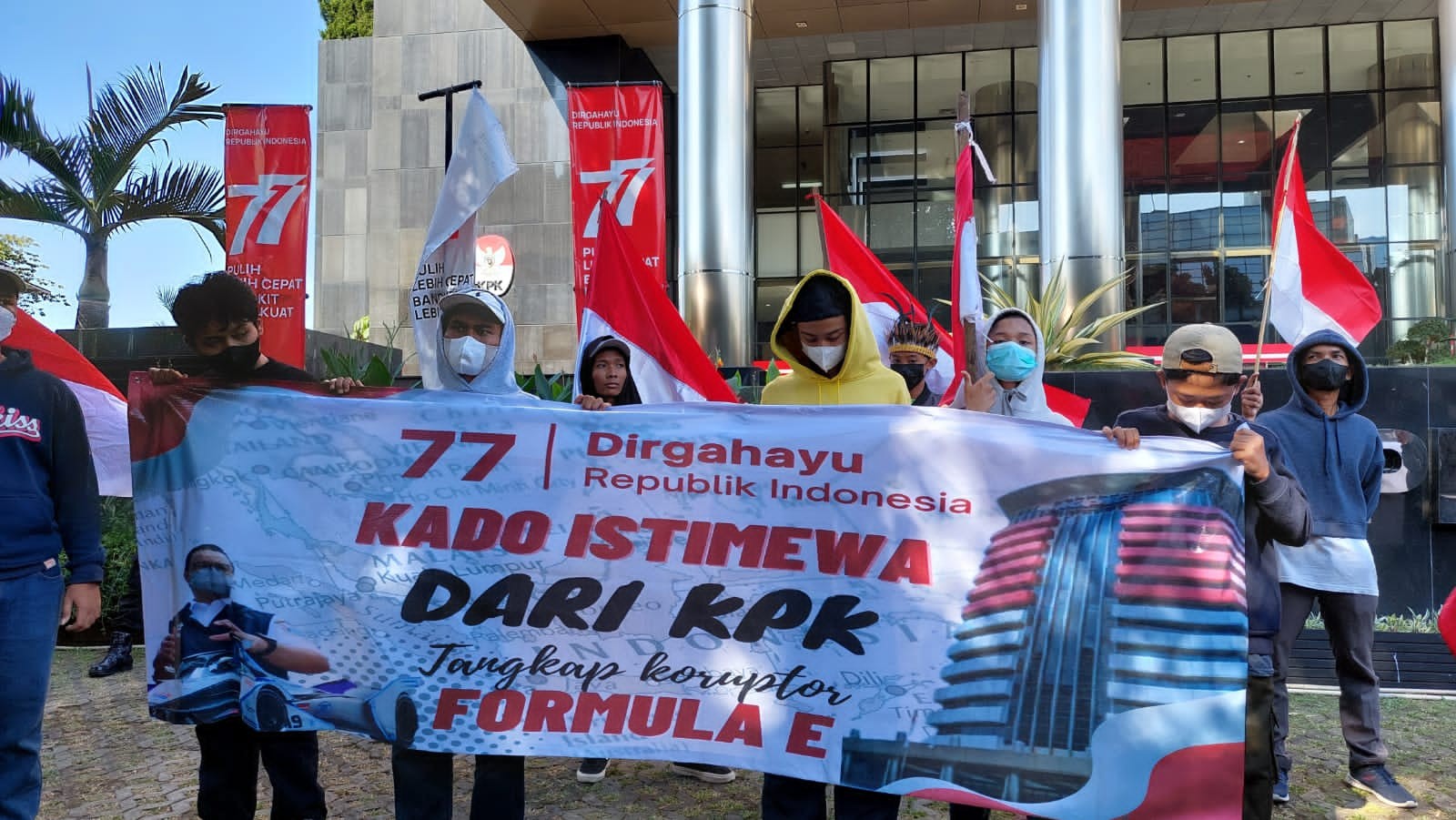 Pendemo: Kado Istimewa KPK di Hari Kemerdekaan adalah Tangkap Koruptor Formula E