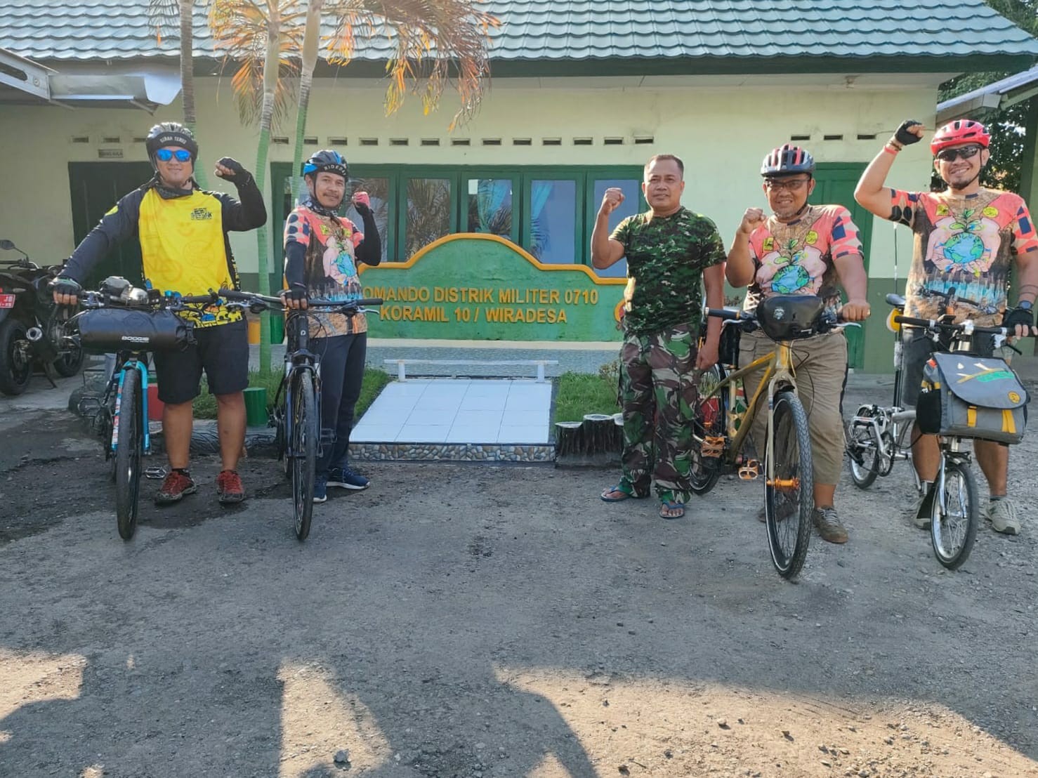 Bersepeda  Jakarta-Gunung Kidul Dorong Perekonomian Dan Kampanye Lingkungan