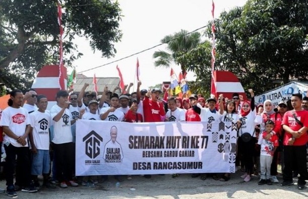 Relawan Ganjar Pranowo Gelar Lomba Agustusan Sambil Sosialisasi di Serang