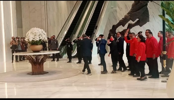 Tiba di NasDem Tower, Puan Maharani Bawa Pasukan Inti