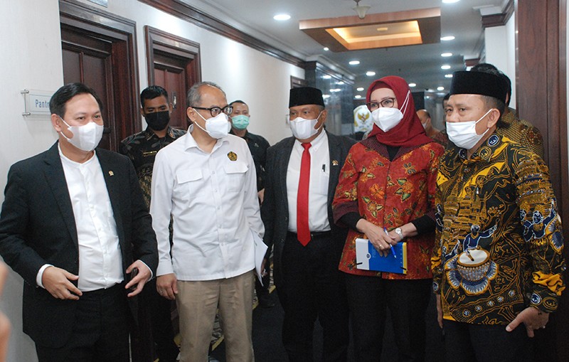Sultan B Najamudin Terima Pengaduan Sekda Bengkulu Soal Kelangkaan BBM di Bengkulu