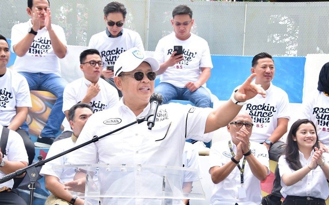 Launching Buku Bamsoet '60 Tahun Meniti Buih di Antara Karang', Testimoni Presiden Jokowi Apresiasi Peran Bamsoet Warnai Perpolitikan Nasional