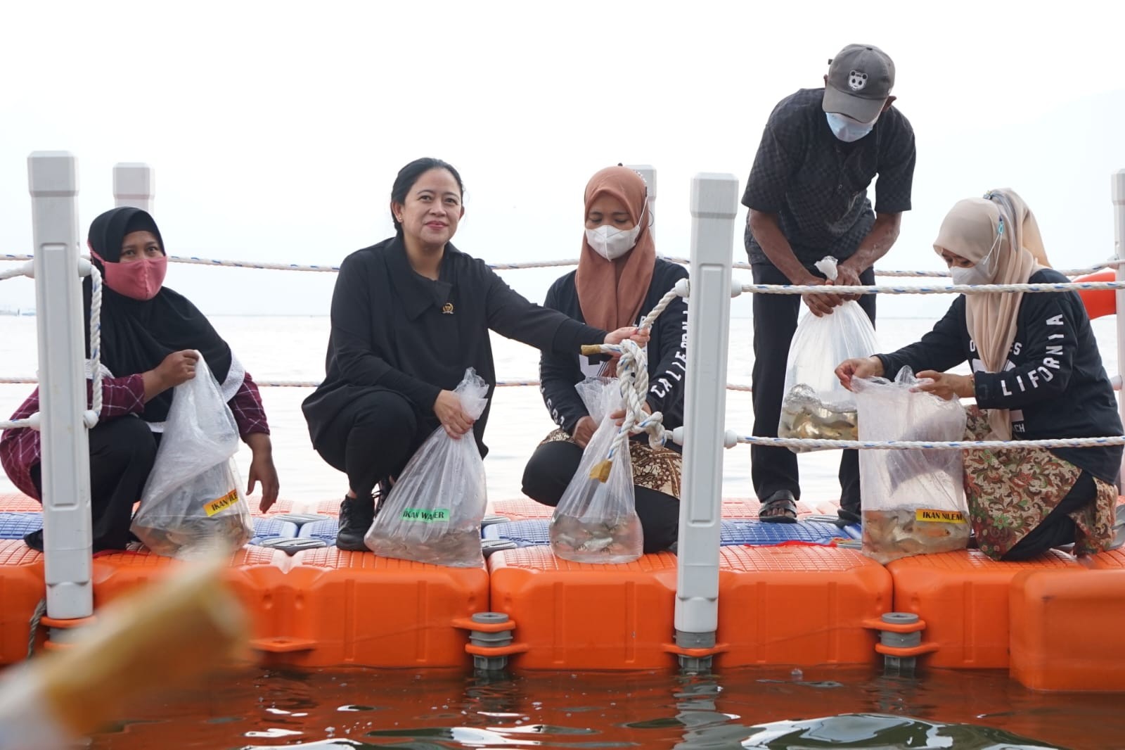 Tebar Benih Ikan, Puan Sebut Waduk Jatiluhur Seperti Lokasi Drakor Crash Landing On You