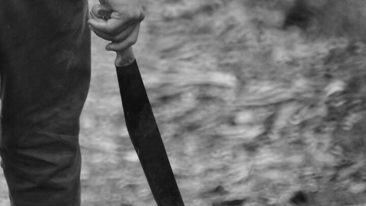 Tak Sengaja Lewati Lokasi Tawuran, Wanita Paruh Baya Dibacok di Ciputat