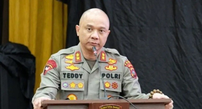 Terkait Kasus Teddy Minahasa, Divpropam Polri Panggil Lima Personel Polda Sumbar