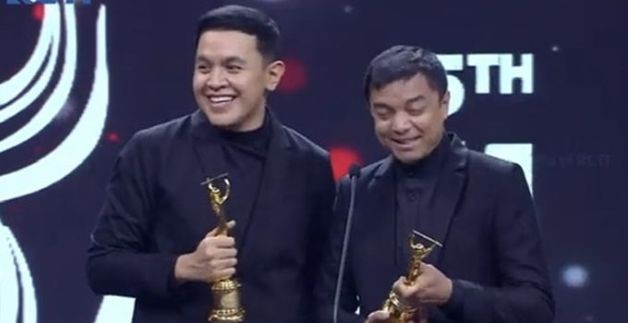 Lewat Album 'Manusia', Tulus Borong 7 Piala AMI Awards 2022