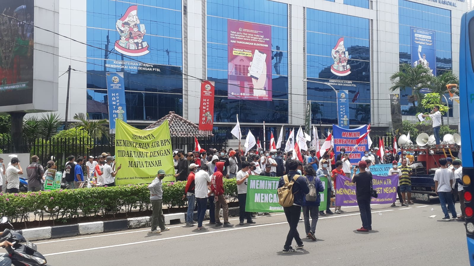 Massa Datangi Kementerian ATR/BPN, Minta Mafia Tanah di Kotabaru Diberantas