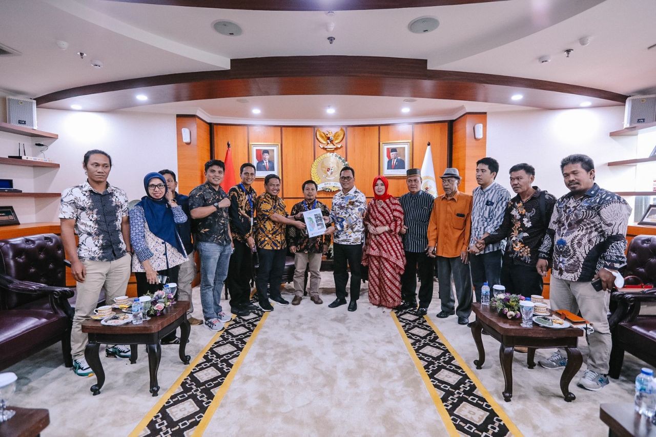 Ketua Komite III DPD RI Terima Kunjungan Forum Desa Pegunungan Pinrang
