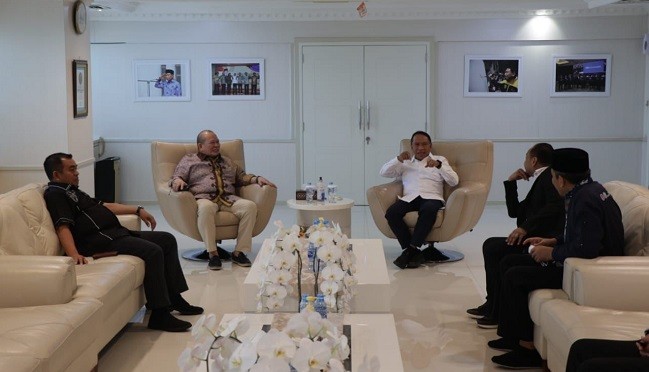 Bertemu Menpora, LaNyalla Bahas Legalitas Hingga Persiapan Kejurnas Muaythai 