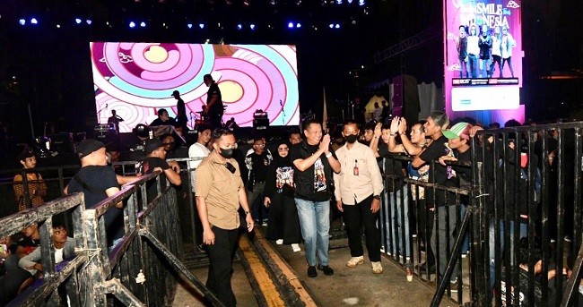 Bamsoet Apresiasi Konser HUT-39 Slank 'Beautiful Smile Indonesia' di Makassar