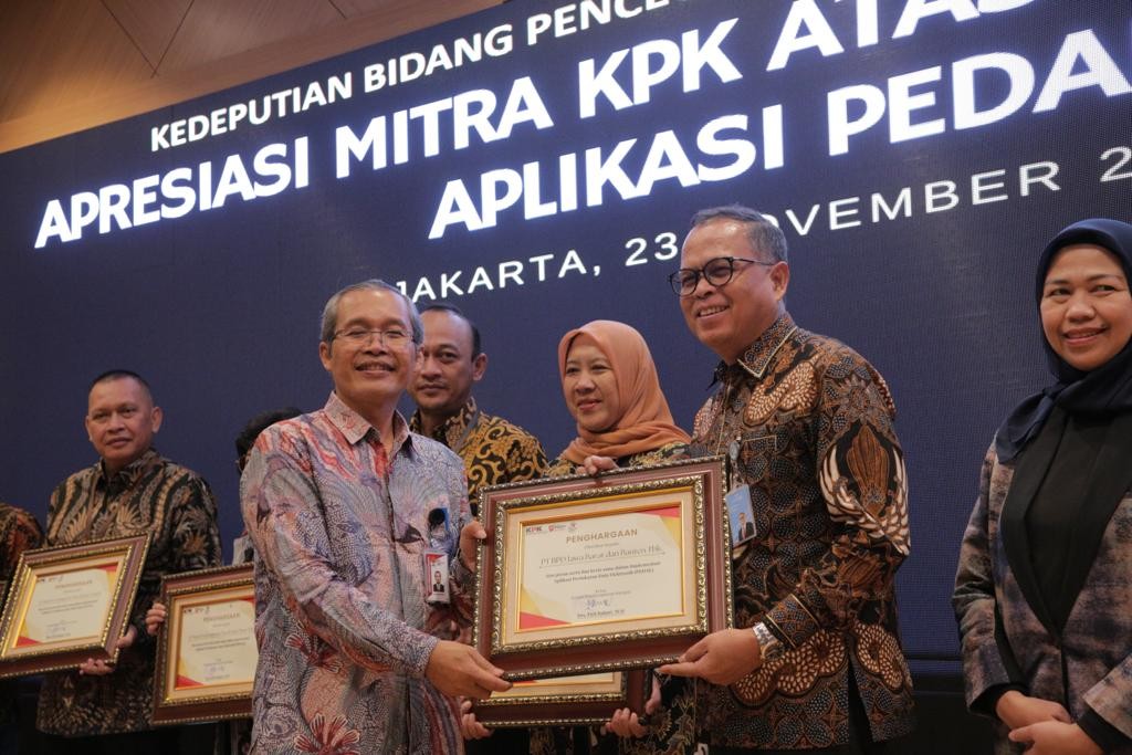 Implementasikan Media Pemberantasan Korupsi, bank bjb Sabet Penghargaan Mitra KPK