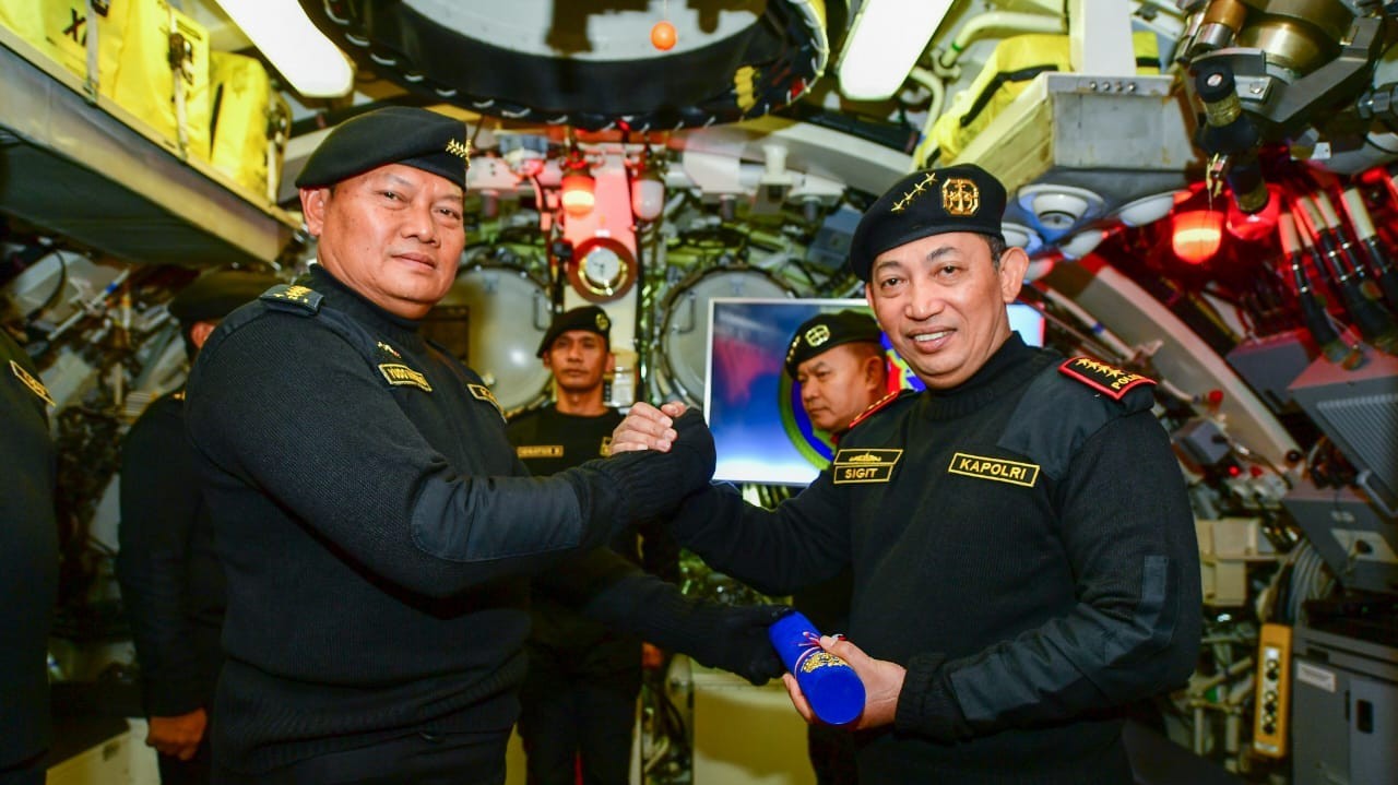 Mendapat Brevet Hiu Kencana TNI AL, Kapolri: Sinergitas Jaga Kedaulatan Bangsa Indonesia