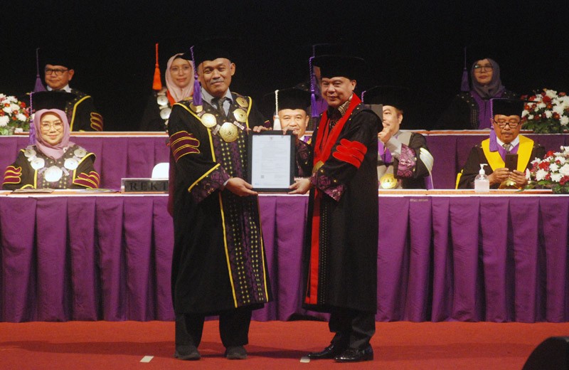 Wakil Ketua DPR Sufmi Dasco Ahmad Dikukukan Sebagai Guru Besar Profesor Bidang Ilmu Hukum