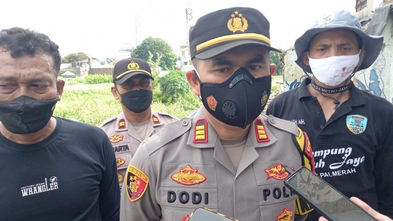 Kembali Gerebek Kampung Boncos, Polisi Temukan Pengedar Sabu yang Sedang Tidur