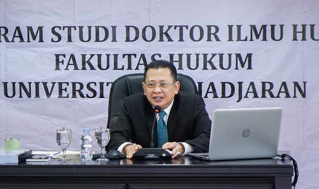 Lolos Memuaskan Ujian Tertutup Program Studi Doktor Ilmu Hukum UNPAD, Ketua MPR RI Beberkan Terobosan Hukum Hadirkan PPHN Tanpa Amandemen