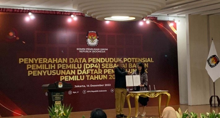 Kemlu Serahkan Data 1,8 Juta Jiwa Pemilih Potensial kepada KPU