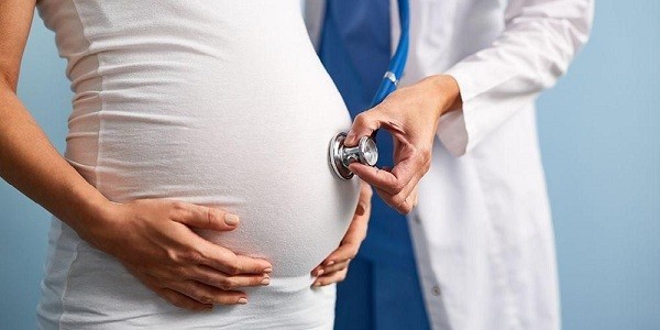 Ini Waktu yang Aman Bagi Wanita Hamil Pergi Liburan