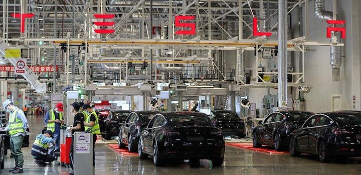 Tesla Lakukan Penangguhan Produksi