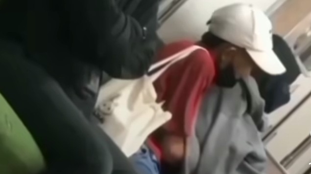 Berbuat Asusila, Pasangan Ini Tak Diizinkan Lagi Naik Commuter Seumur Hidup