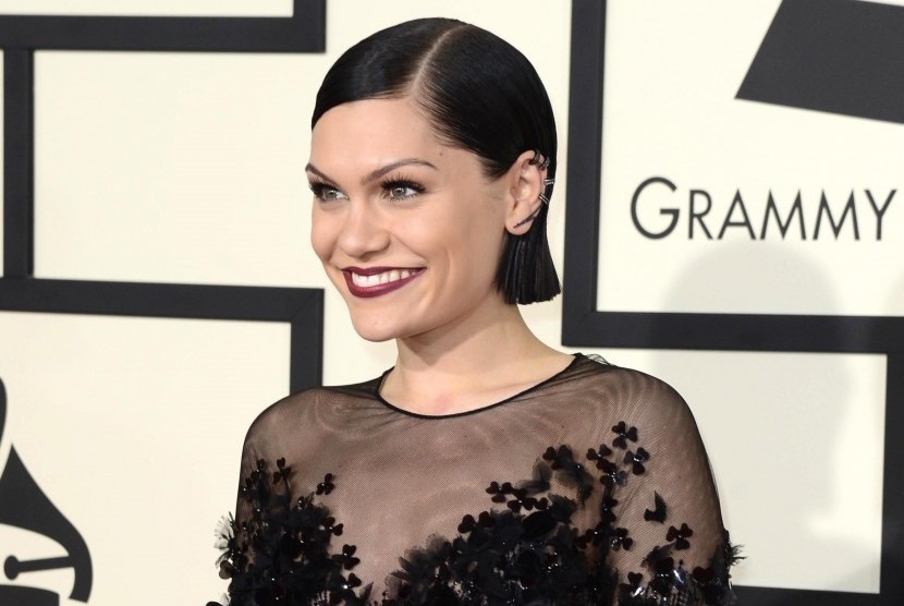 Sempat Keguguran, Jessie J Umumkan Kehamilannya 