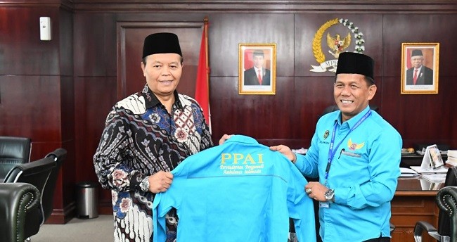 Terima DPP PPAI, HNW Dukung Pemenuhan Hak dan Adanya Regulasi Tentang Pengemudi Ambulance