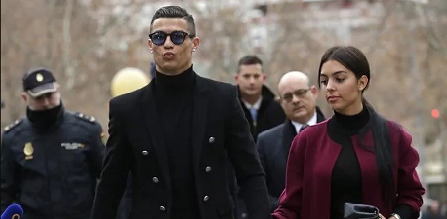 Aksi Manis Georgina Rodriguez Tunjukkan Rasa Cintanya ke Cristiano Ronaldo