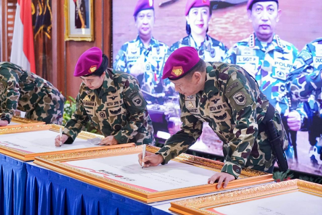 Ketua MPR RI Diangkat Sebagai Warga Kehormatan Korps Marinir