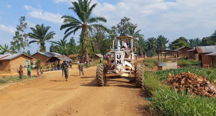 Mantab. TNI Berhasil Perbaiki Jalan di Wilayah Berbahaya di Kongo