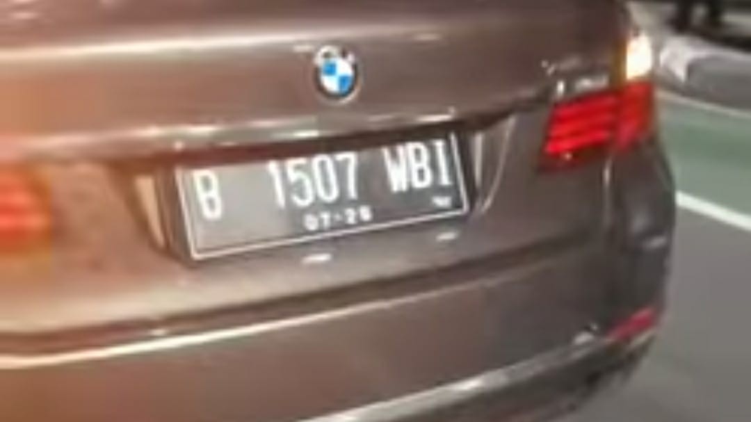 Lawan Arus, BMW Tabrak Pengendara Motor hingga Tewas di Fatmawati