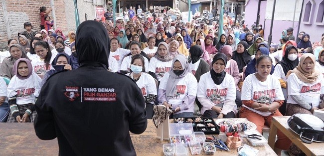 Konsisten Kenalkan Ganjar Pranowo, Relawan Gelar Berbagai Kegiatan Positif di Jabar