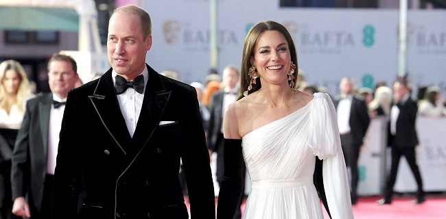 Kate Middleton Terlihat Tepok Pantat Pangeran William di Karpet Merah Bafta