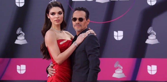 Marc Anthony Bawa Nadia Ferrera yang Hamil dan Bayinya ke Karpet Merah